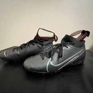 EUC Nike Mercurial Soccer Cleats (Turf)